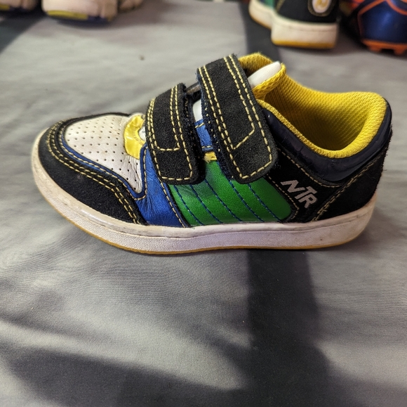 Naturino kids sneakers size 9 toddler. - Picture 2 of 5